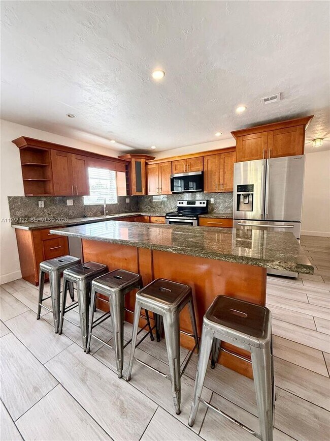 Building Photo - 16665 SW 93rd Ct