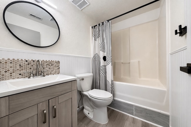 Building Photo - Fox Ridge