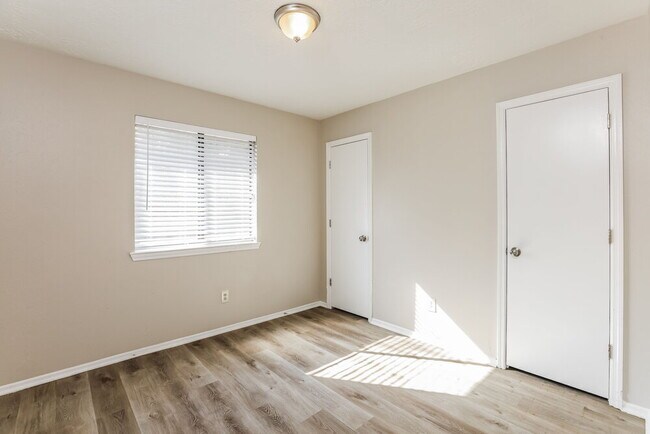 Building Photo - 7049 Ivy Pointe Row