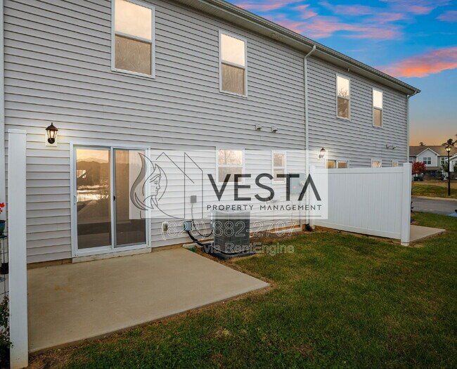 Building Photo - 30 Benedict Ln