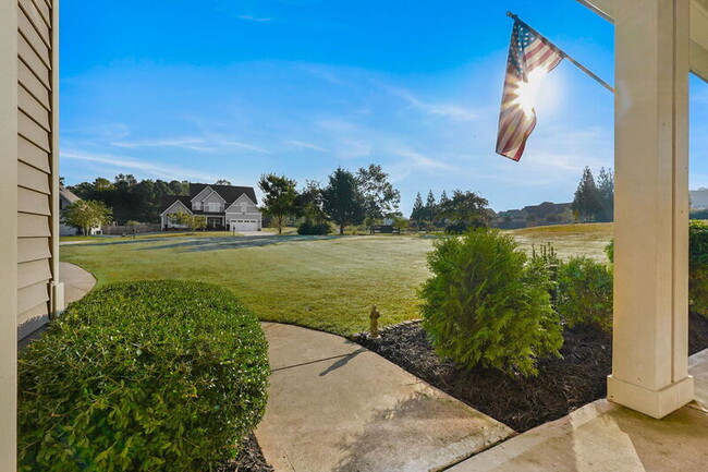 Building Photo - 501 Daylily Ct