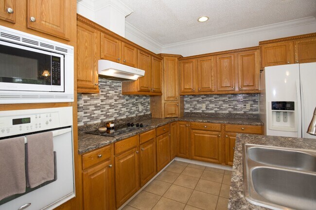 Building Photo - "Charming 3-Bedroom Home with 2 Full Bathrooms in Vass, NC - Spacious and Comfortable Country Liv...