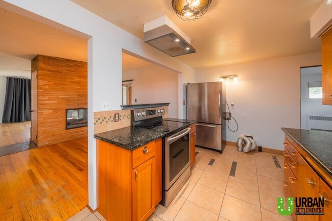 Building Photo - Classic South Hill Charmer for Rent – 3423 S Grant Blvd, Spokane, WA 99203