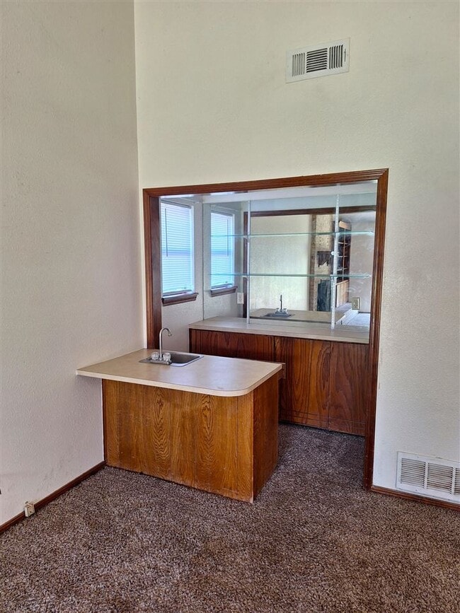 Building Photo - 7222 NW Cherry Cir