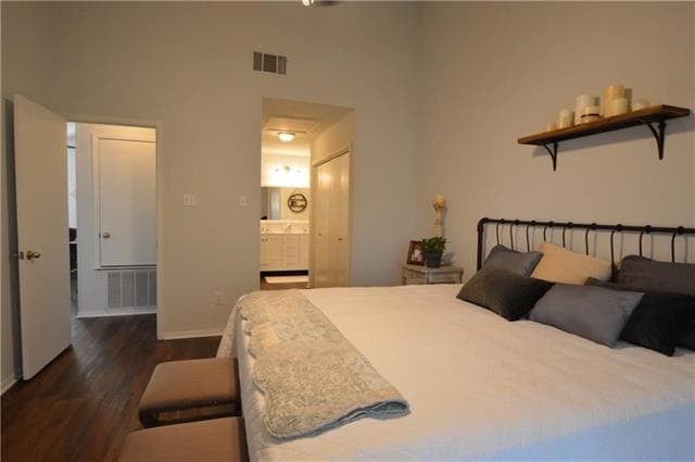 Building Photo - 518 Hunters Glen St