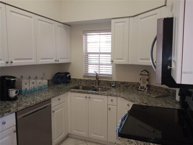 Building Photo - 4216 Central Sarasota Pkwy