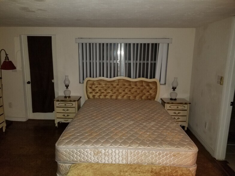 Building Photo - 300 Salem Ave NW