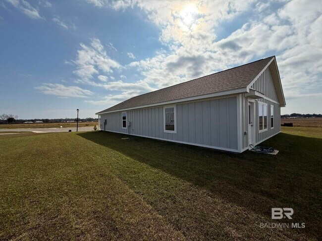 Building Photo - 16223 Eden St