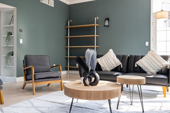 Building Photo - 321 Museum Village Rd