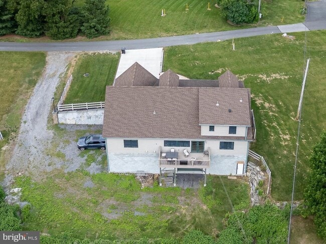 Building Photo - 42 Pine Grove Ln