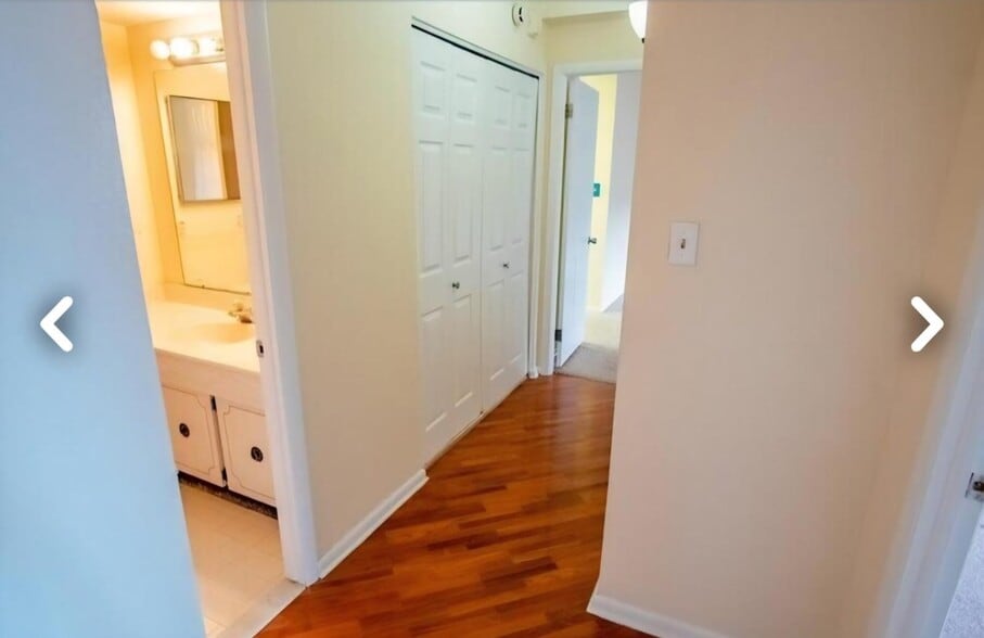 Building Photo - 20729 Valley Forge Cir