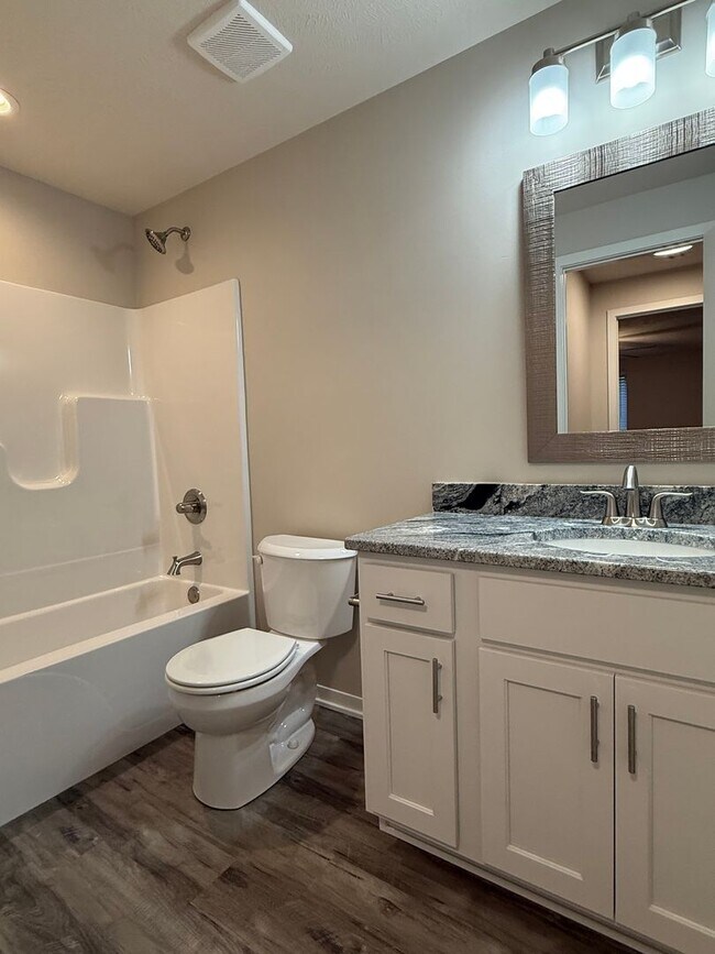 Building Photo - 7004 Claystone Dr