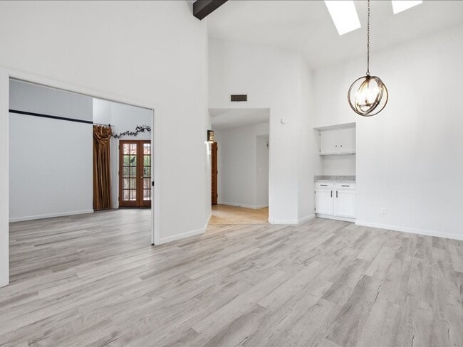 Building Photo - 10111 Spyglass