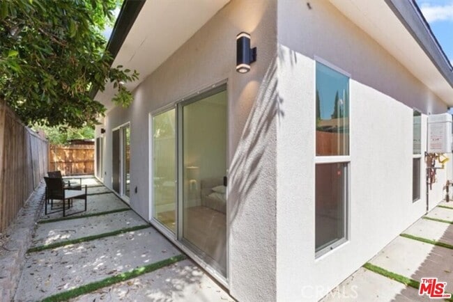 Building Photo - 22450 Dolorosa St