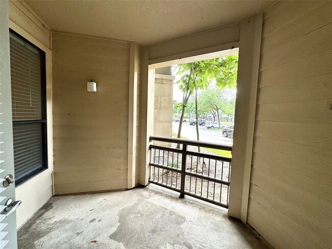 Building Photo - 3333 Weslayan St