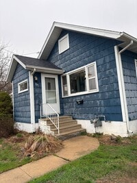 Building Photo - 117 6th Ave SW