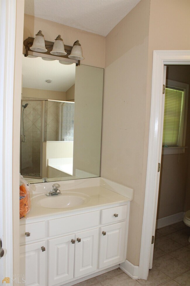 Building Photo - 203 Carrington Way