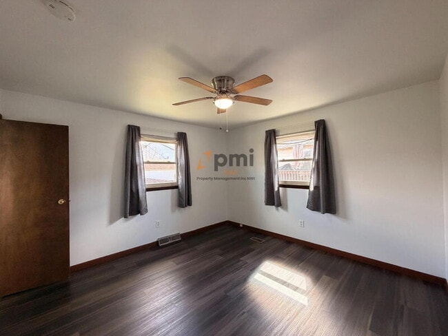 Building Photo - 9537 Arthur St