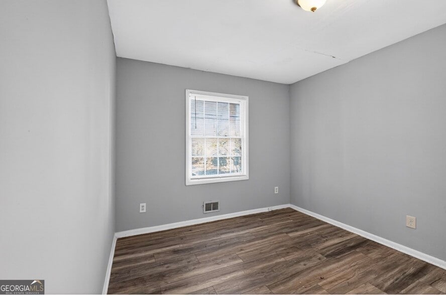 Building Photo - 1615 Pine Glen Cir