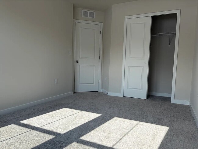 Building Photo - 101 Abramo Victor Dr