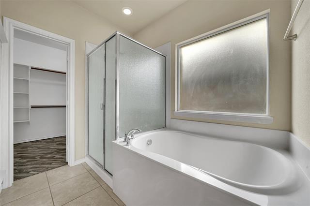 Building Photo - 5813 Paluxy Sands Trail
