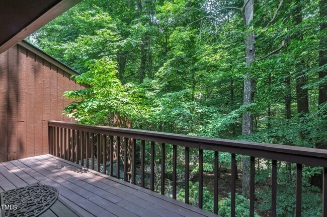 Building Photo - Spacious and Renovated 3BR Townhome in Cha...
