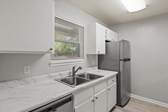 Building Photo - 4155 Brewster Rd