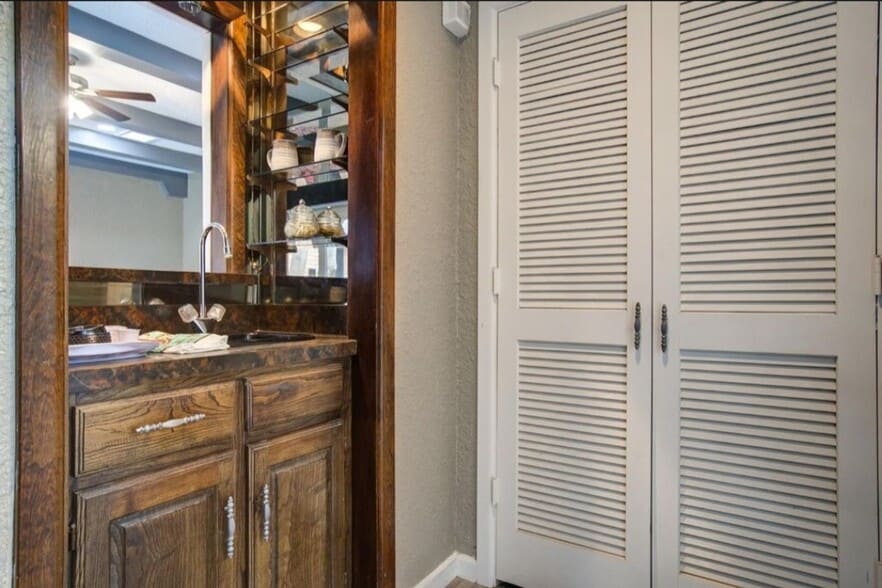 Building Photo - 306 Vale Ave