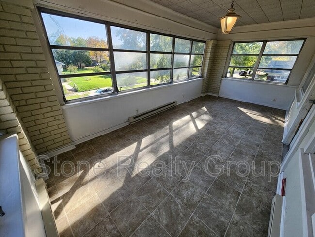 Building Photo - 127 Monterey Ave