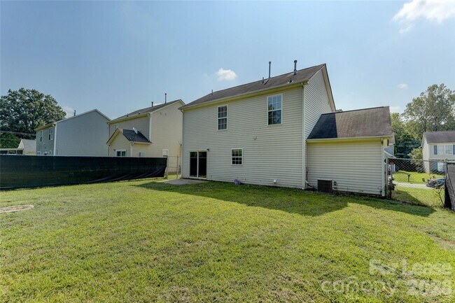 Building Photo - 524 Stillgreen Ln