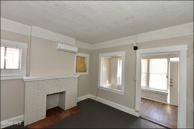 Building Photo - 3519 Douglas Ave