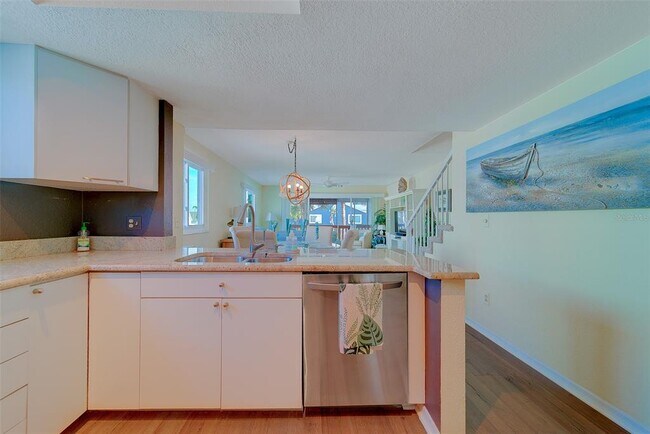 Building Photo - 911 Harbour House Dr