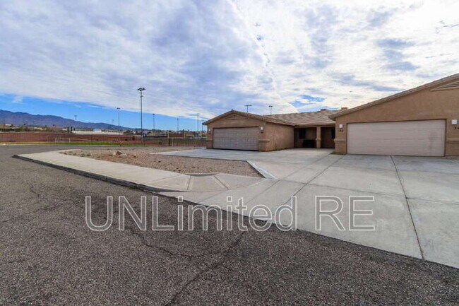 Building Photo - 2470 Constellation Dr