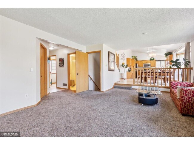 Building Photo - 2340 Edinbrook Terrace