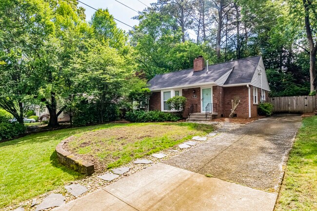 Building Photo - 2291 Strathmore Dr NE