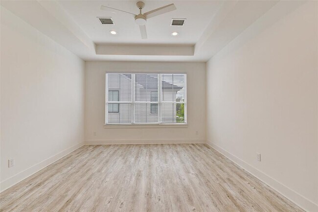 Building Photo - 2527 Judiway St