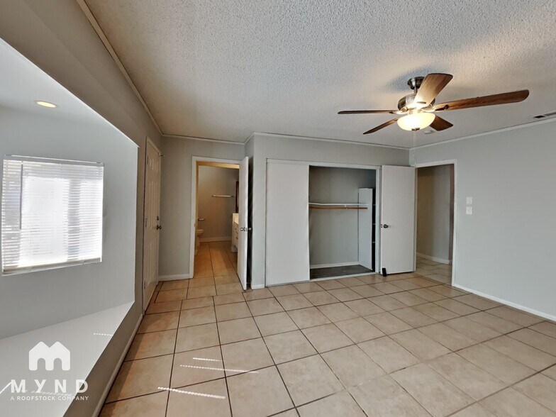 Building Photo - 2001 Verdinal Dr