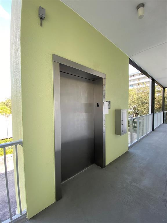 Building Photo - 1501 Doyle Carlton Dr