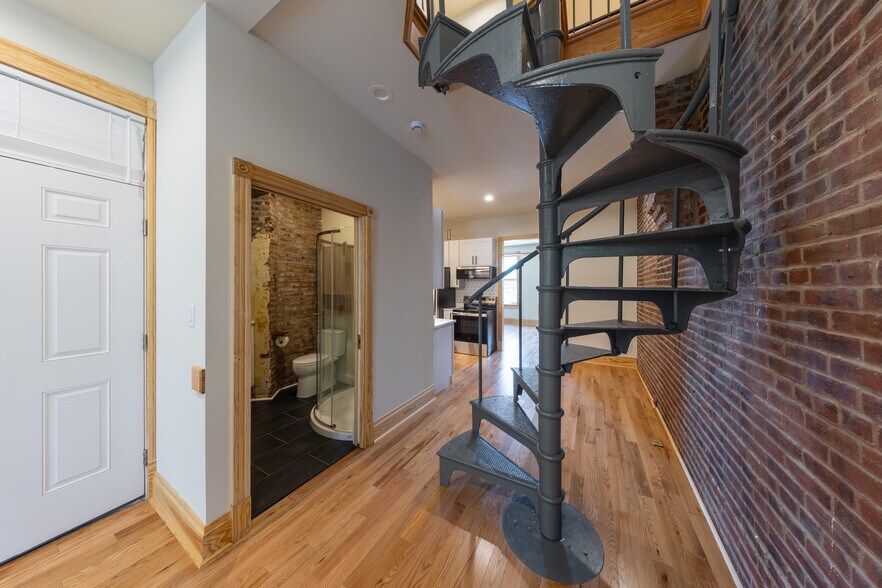 Building Photo - 3231 Morganford Rd