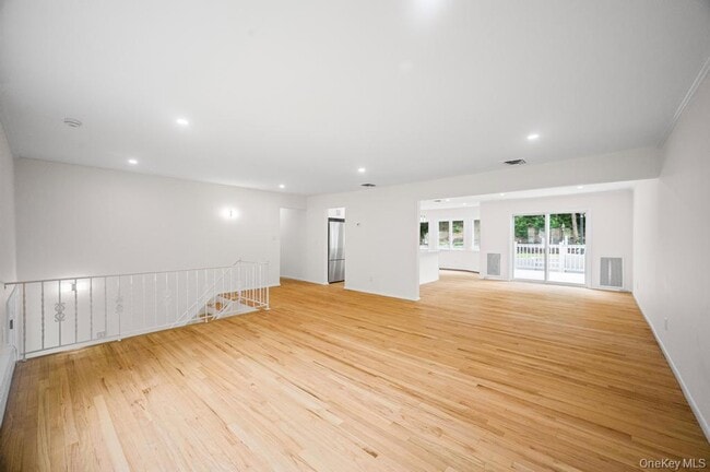 Building Photo - 26 Ravine Rd