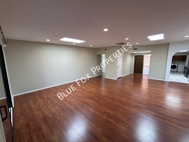 Building Photo - 6601 E Vía Cedri