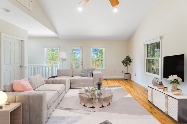 Building Photo - Asheville Rental!