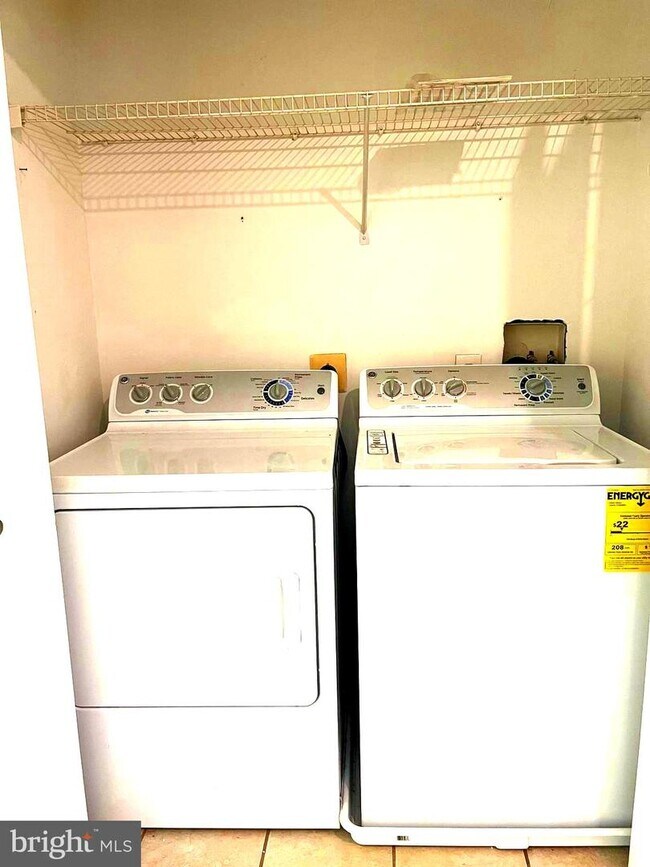 Building Photo - 7418 Hindon Cir