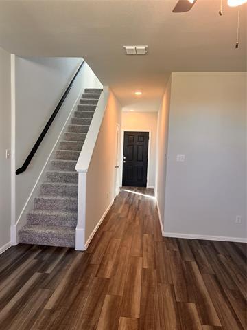 Building Photo - 900 Portina Dr