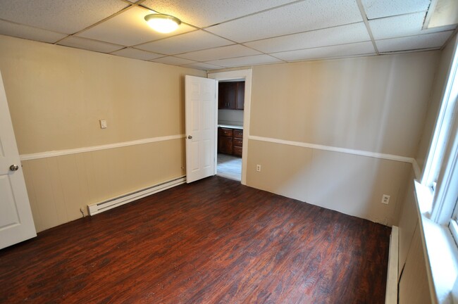 Building Photo - NO APPLICATION FEE!! Completely Renovated ...
