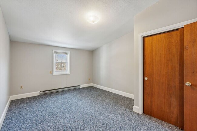 Building Photo - 210 Beach St