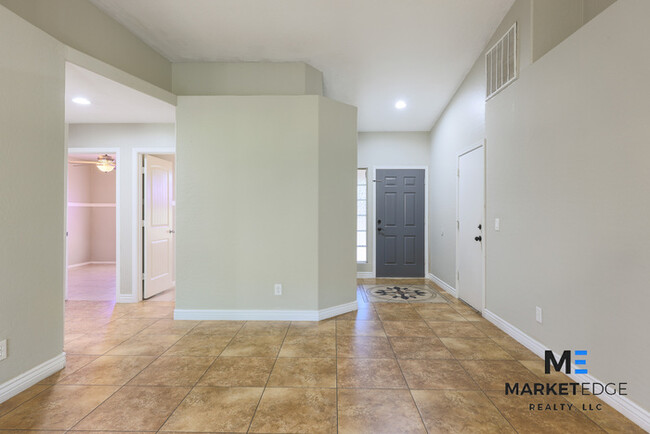 Building Photo - 3Bed/2Bath Home at Ironwood/Ocotillo! Read...