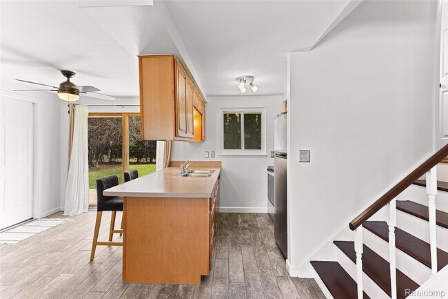 Building Photo - 25690 Glamorgan Dr