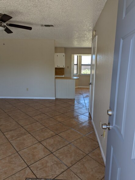 Building Photo - 3707 Griffin Dr