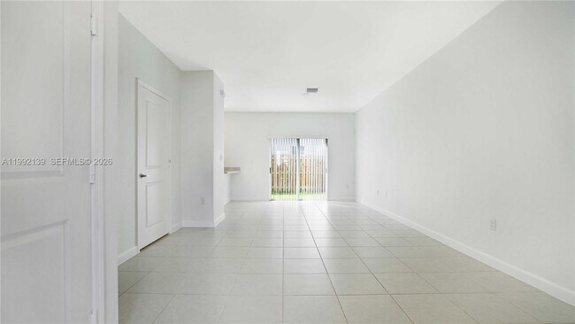Building Photo - 2676 SE 12th Pl